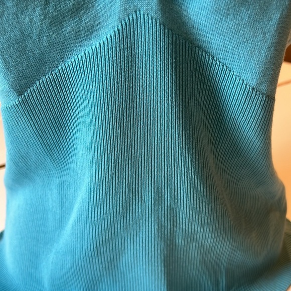 🌼CEST CITY LIGHT BLUE V NECK TOP WITH SEQUINS - SIZE SMALL🌼 - Picture 9 of 14